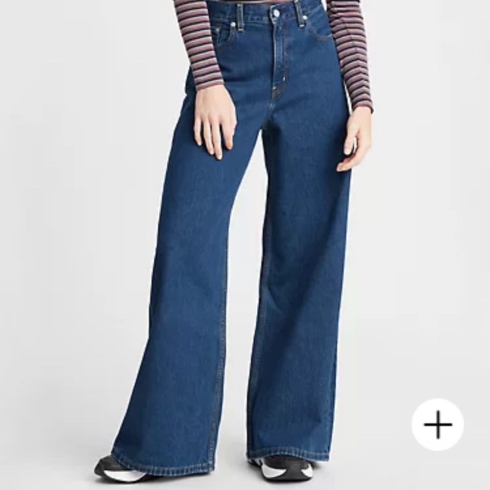 Levi’s Loose Wide Leg Denim - Size 26